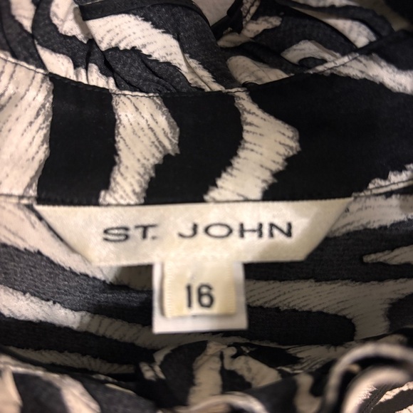 NWOT St. John Black and White Patterned Women’s Ruffled Blouse Sz 16 Fits as Lg - Picture 6 of 10